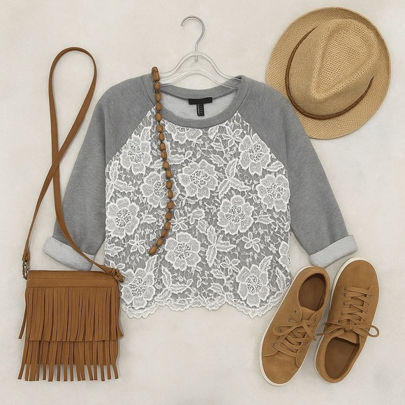 Forever 21 cropped pullover sweatshirt ❤️ - Picture 2 of 7